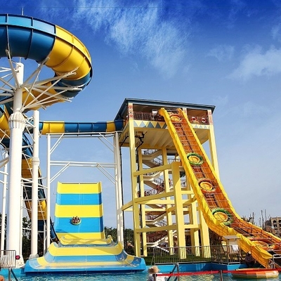 الشريحة المائية العملاقة Boomerang Fiberglass Water لـ 6 أشخاص ، Water Park Tower Height 18.75M