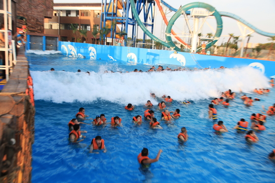 المياه الممتعة التزلج الكبير تسونامي المحيط المياه الموجة حمام سباحة مع موجات الحديقة الفراغ 3 أمتار عالية