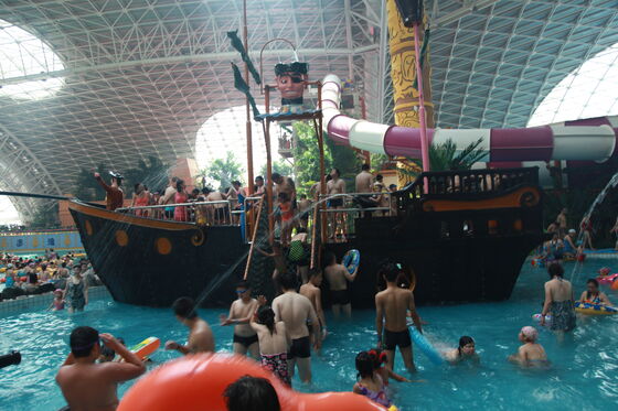 Pirate Ship Water Play with Hand-laid Fiberglass Flume and Hot-dip Galvanized Steel Structure for Turnkey Support